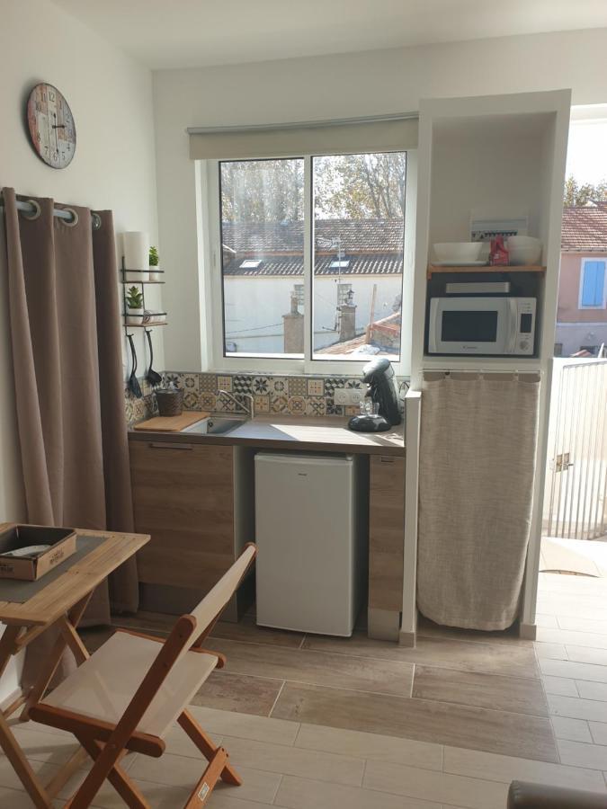 Mistral Appartements Port-Saint-Louis-du-Rhône Buitenkant foto
