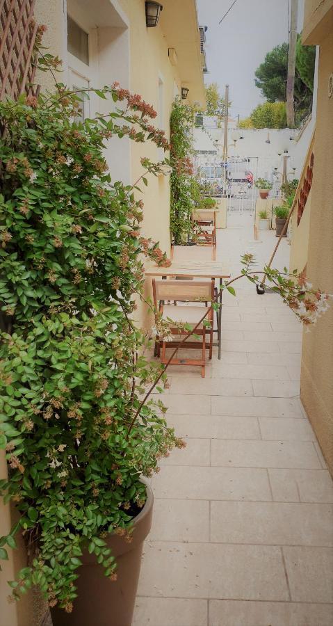 Mistral Appartements Port-Saint-Louis-du-Rhône Buitenkant foto