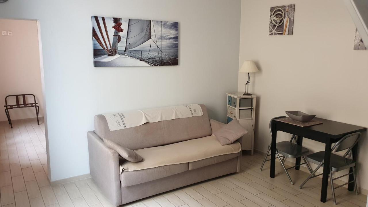 Mistral Appartements Port-Saint-Louis-du-Rhône Buitenkant foto