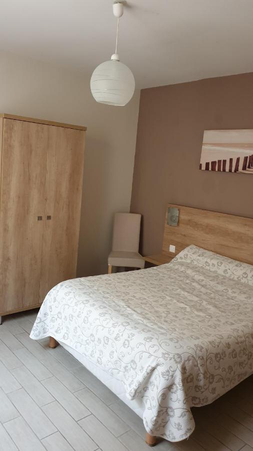 Mistral Appartements Port-Saint-Louis-du-Rhône Buitenkant foto